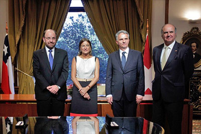 Chile y Suiza firman un convenio para reducir la huella hidríca