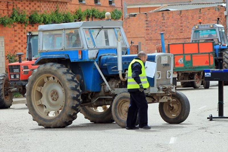 Las OPAs logran una moratoria de un año en CyL para las ITV de las cabinas de tractores