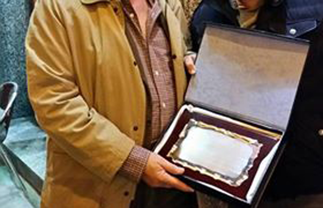 Agroinformación se ‘recupera’ de las inundaciones y recibe el premio que le concedió ASAJA Murcia