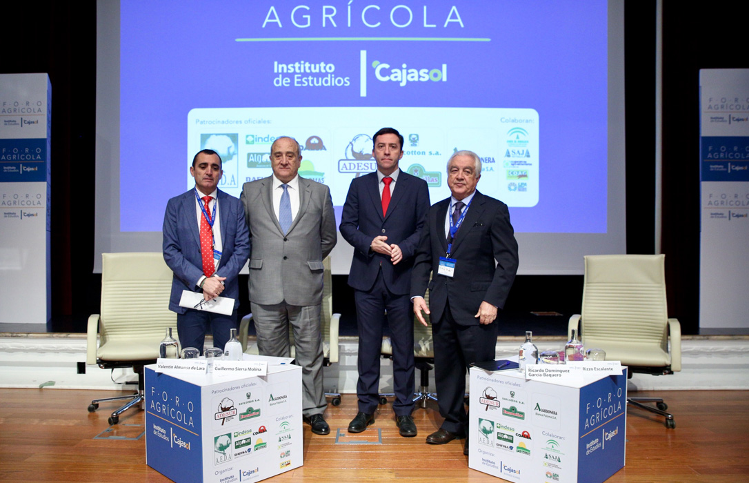Apuesta por la Sostenibilidad del sector algodonero en el Foro Agrícola de Cajasol