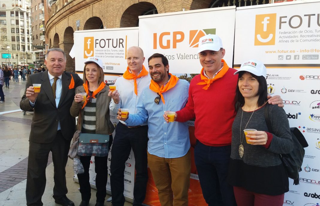 Gran respuesta del público en la Naranjada fallera 2017 de la mano de IGP Cítricos Valencianos