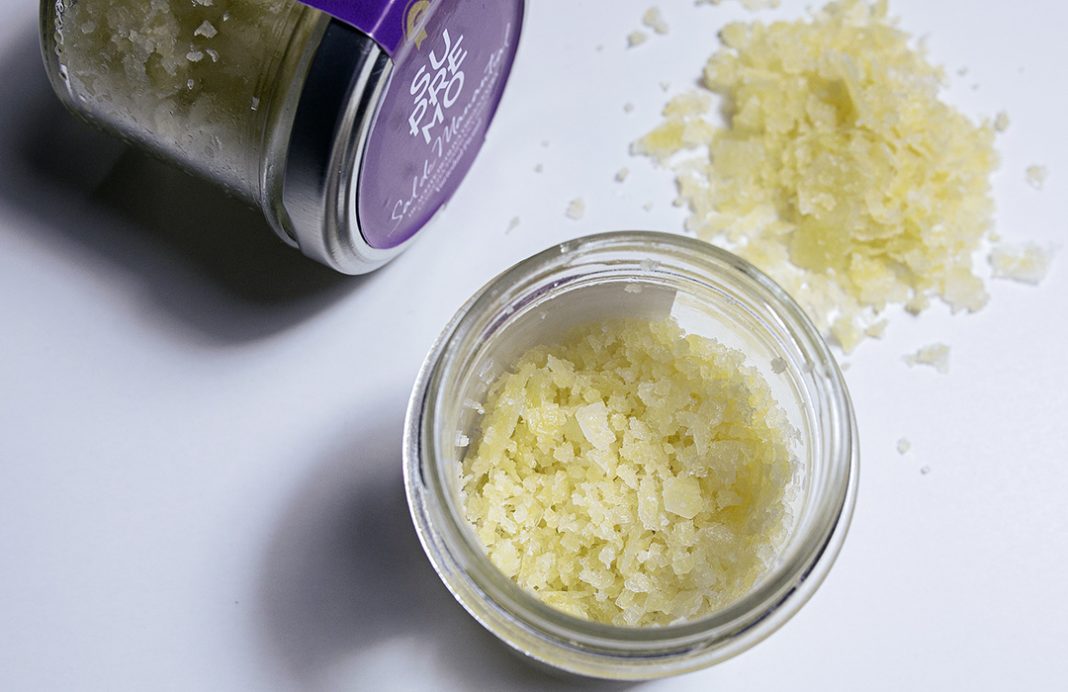 Aceites Supremo crea una sal en escamas bañada y aromatizada con AOVE para cocinar