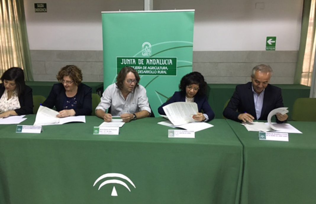 Andalucía firma un acuerdo con los Grupos de Desarrollo Rural que permitirá agilizar la ejecución de las ayudas