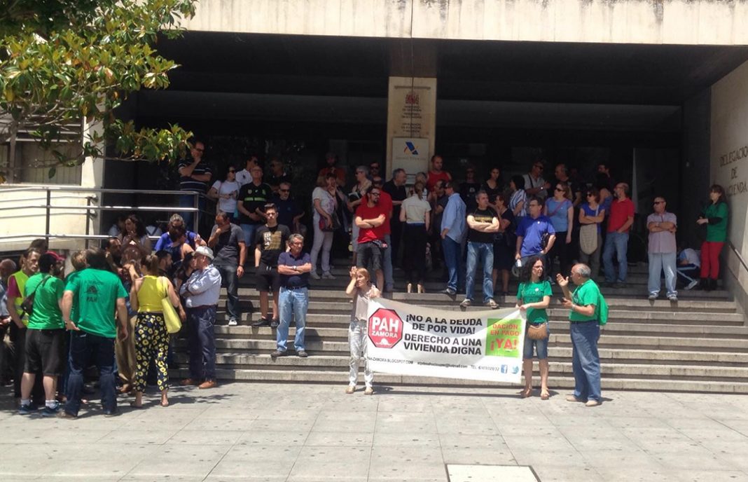 Nuevas protestas para evitar que la Agencia Tributaria ejecute el desahucio de una explotación agraria por una deuda