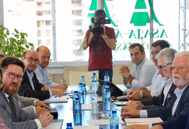 Junta y ASAJA-Andalucía acercan posturas pero mantienen sus diferencias sobre todo respecto al PDR