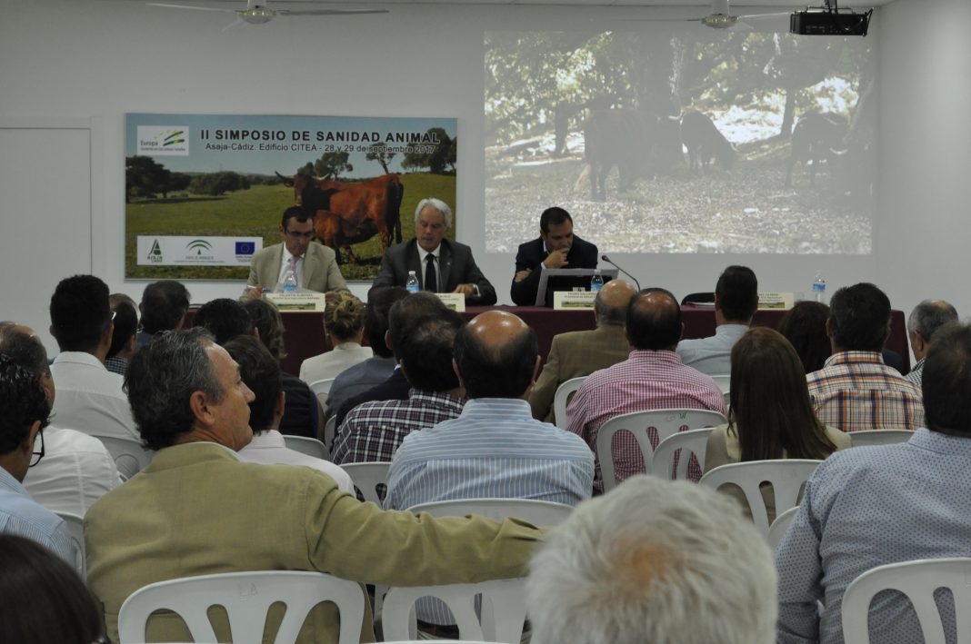 300 ganaderos en el II Simposio de Sanidad Animal organizado por Asaja Cádiz