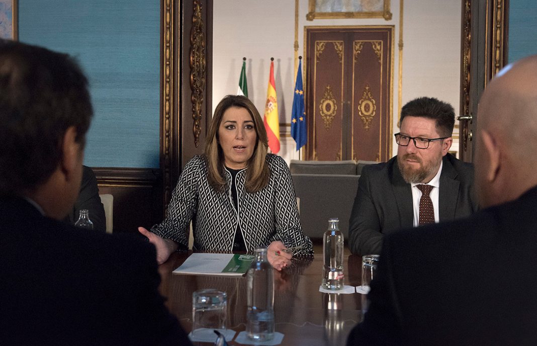 Andalucía alerta de que la aceituna negra es el «chivo expiatorio» y que EEUU podría imponer aranceles a otros productos de la UE