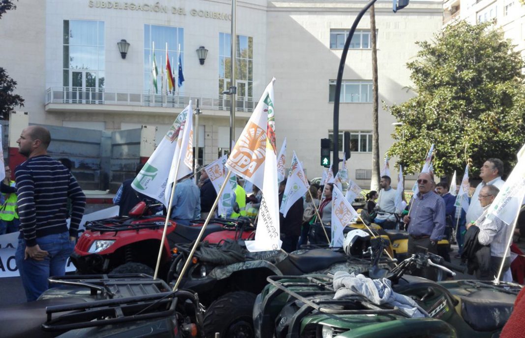 Cientos de personas se manifiestan en Jaén para que se permitan los quads en el campo