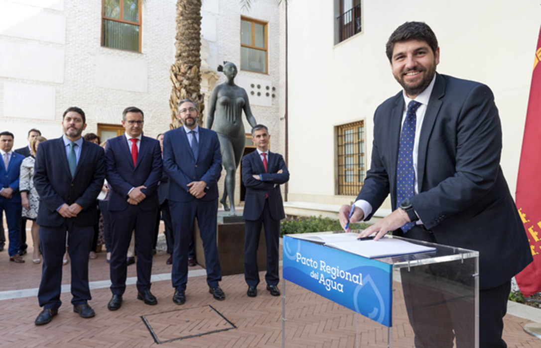 Murcia firma un Pacto Regional del Agua para hacer de su necesidad una prioridad para el Estado