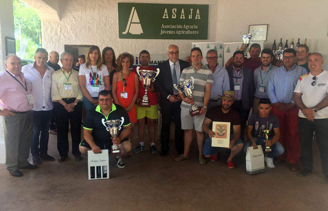 El conquense Santiago García gana el Concurso de Habilidad con Tractor de ASAJA