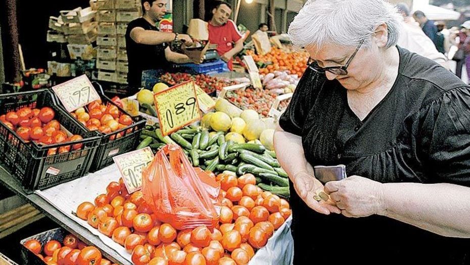 Alertan de que el consumo de alimentos en los hogares españoles sigue bajando
