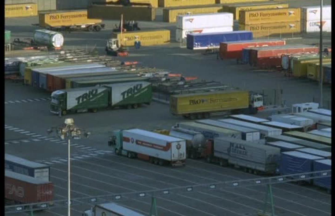 Brexit: Preocupa qué pasará con los mil camiones con productos agrícolas españoles que llegan a diario a Dover