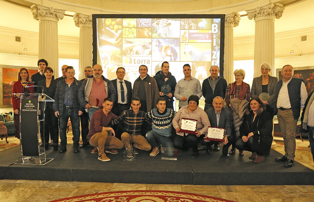 Laboral Kutxa – LORRA entregan sus premios a la excelencia profesional a los baserritarras sobresalientes del año