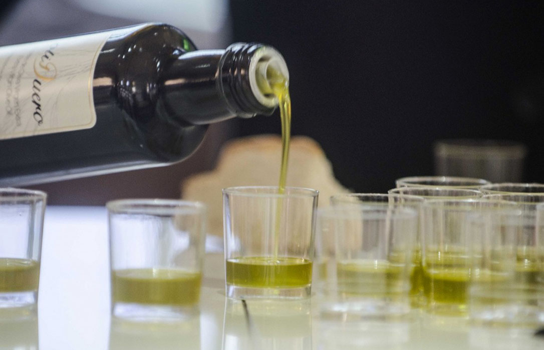 Expoliva: El Gobierno ve crucial abrir nuevos mercados al aceite de oliva español para asegurar un precio justo