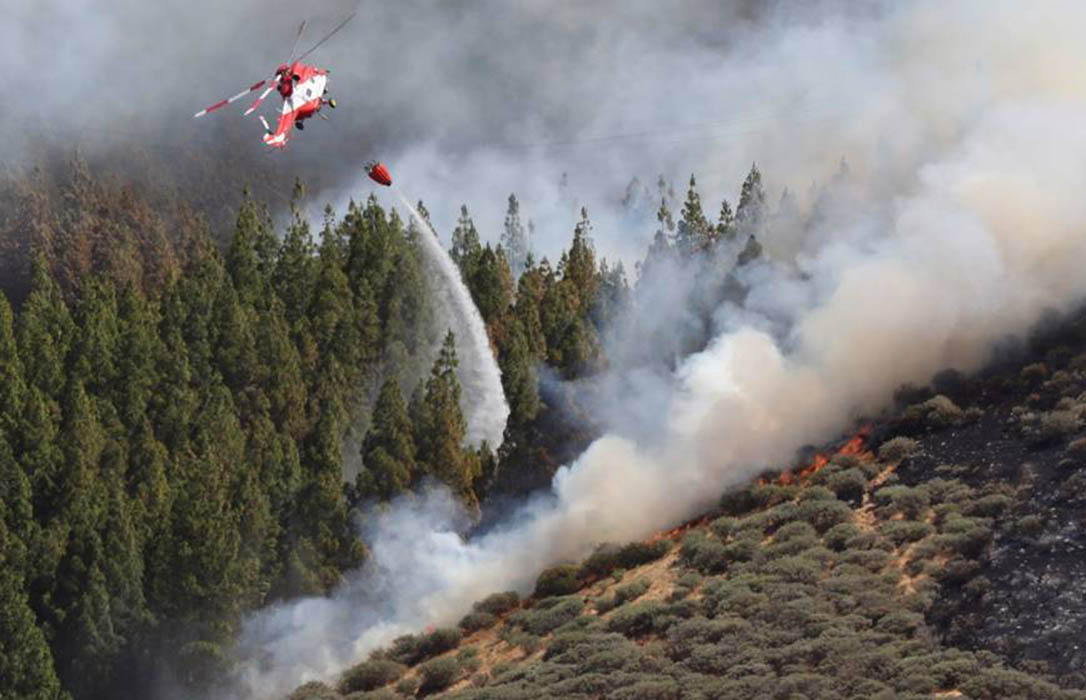 Más de 6.000 hectáreas quemadas y 9.000 evacuados en el fuego sin control de Gran Canaria