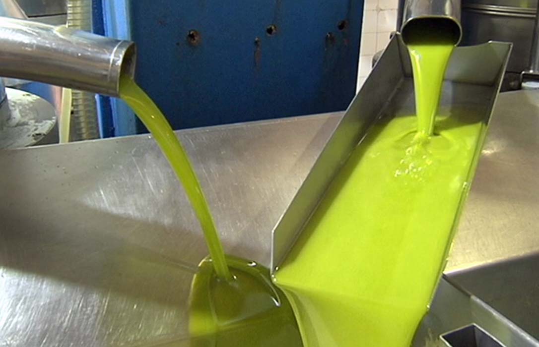 La CE da el primer paso para autorizar el almacenamiento privado de aceite de oliva en España