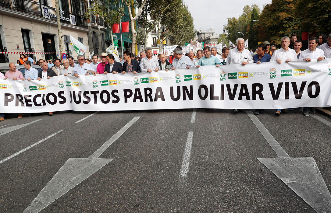 Más de 30.000 olivareros salen a la calle para dejar muy claro que «no nos rendiremos y cambiaremos la situación»