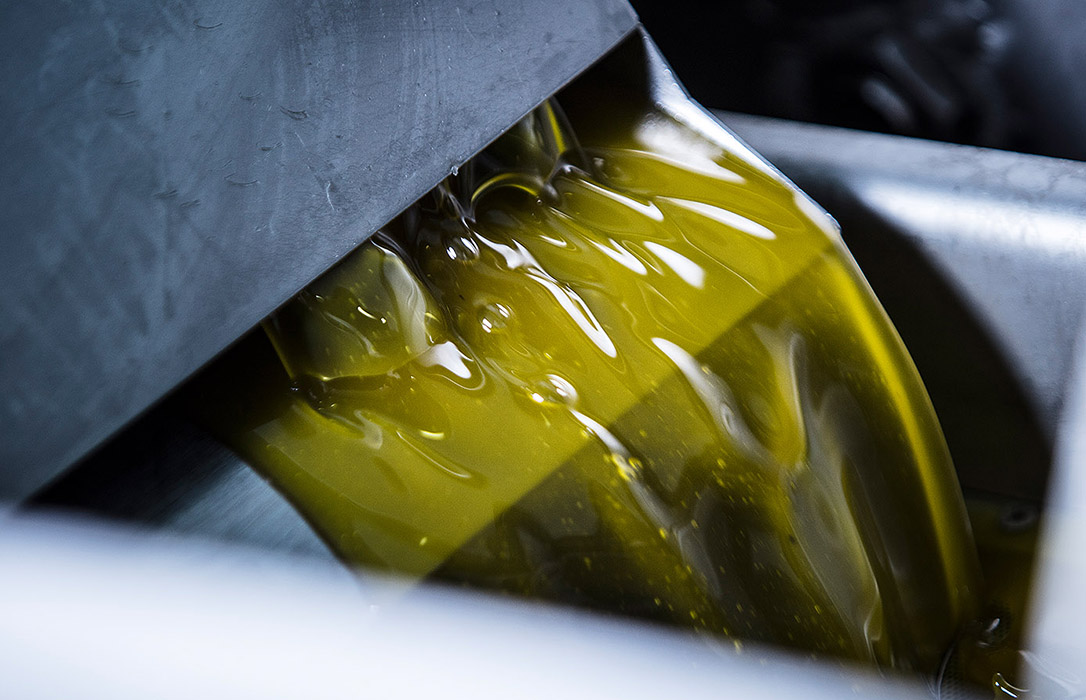 EEUU abre la puerta a imponer nuevo aranceles al aceite de oliva a granel e incrementarlos hasta un 100%