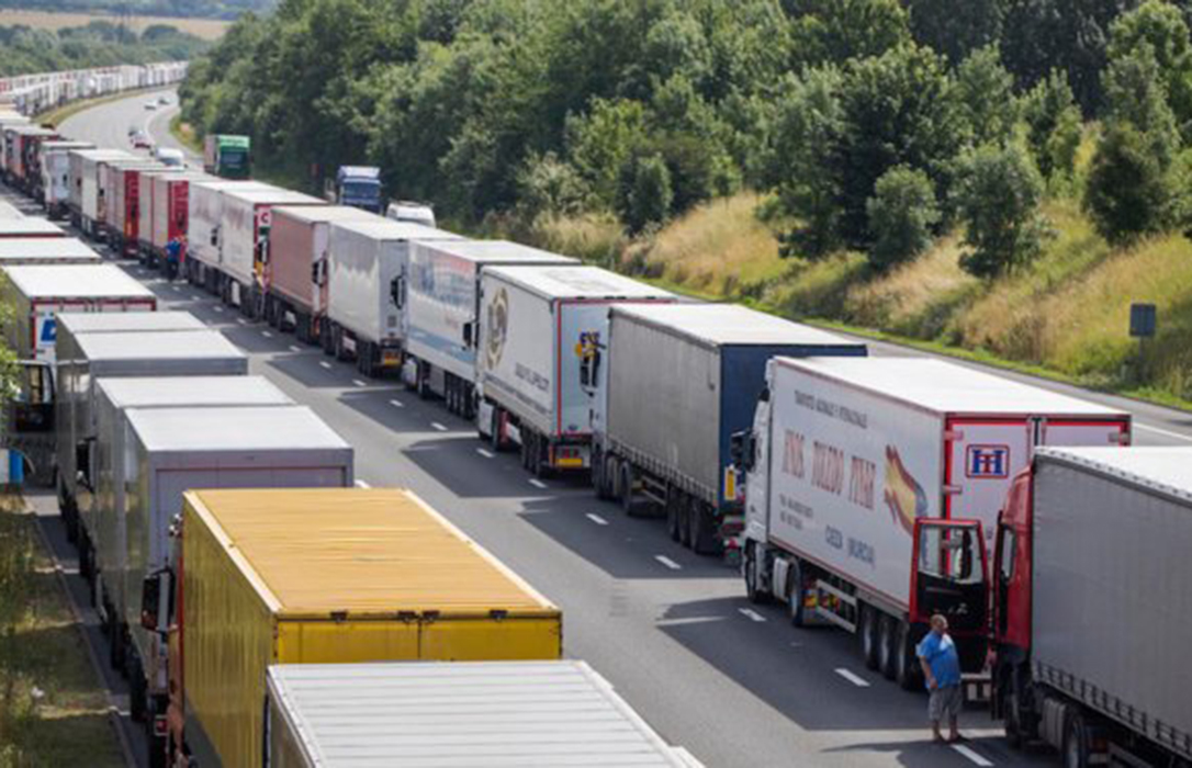 Ya se trabaja en una fórmula rápida para la entrada de camiones que transporten frutas y hortalizas por el Brexit