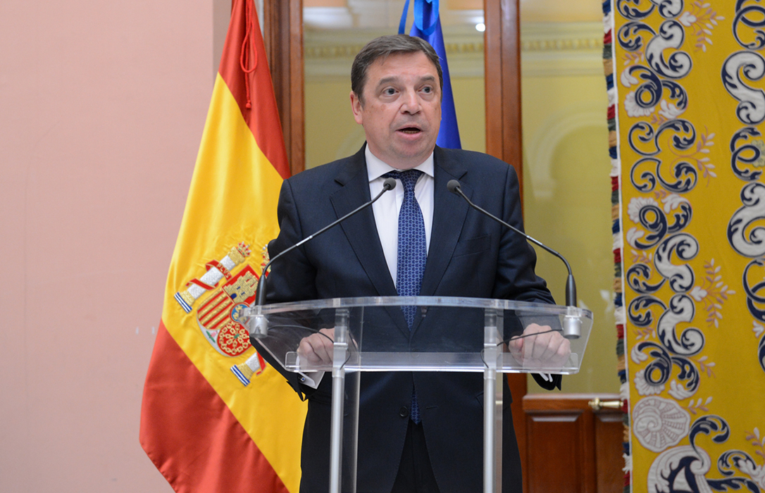 Se acaban las especulaciones: Luis Planas seguirá al frente del Ministerio de Agricultura y tendrá que negociar la PAC
