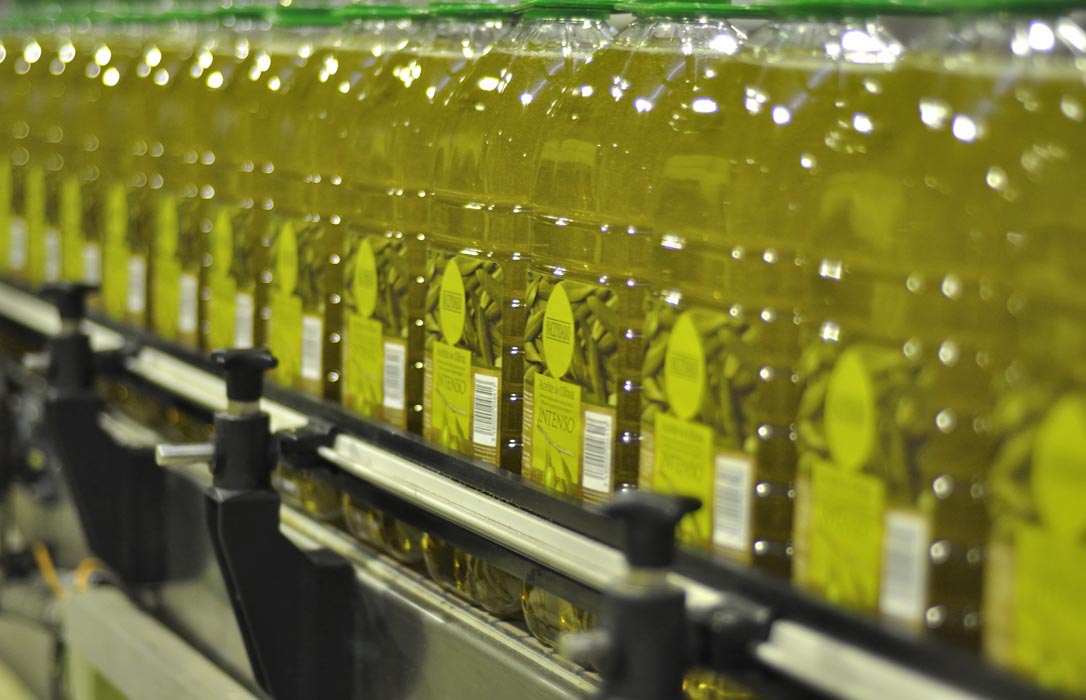 Nada va bien en el sector: Bajan un 2,6% las ventas de aceite de oliva en los cuatro primeros meses de campaña