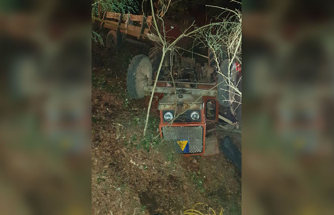 Un agricultor octogenario logra salvar la vida tras quedar atrapado seis horas debajo de su tractor