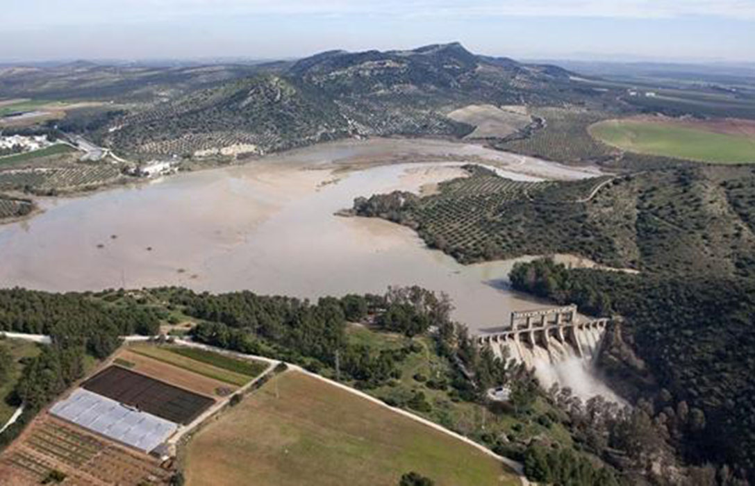 Los regantes andaluces critican que el Gobierno escamotee al sector 150 millones de inversión en obras hidráulicas