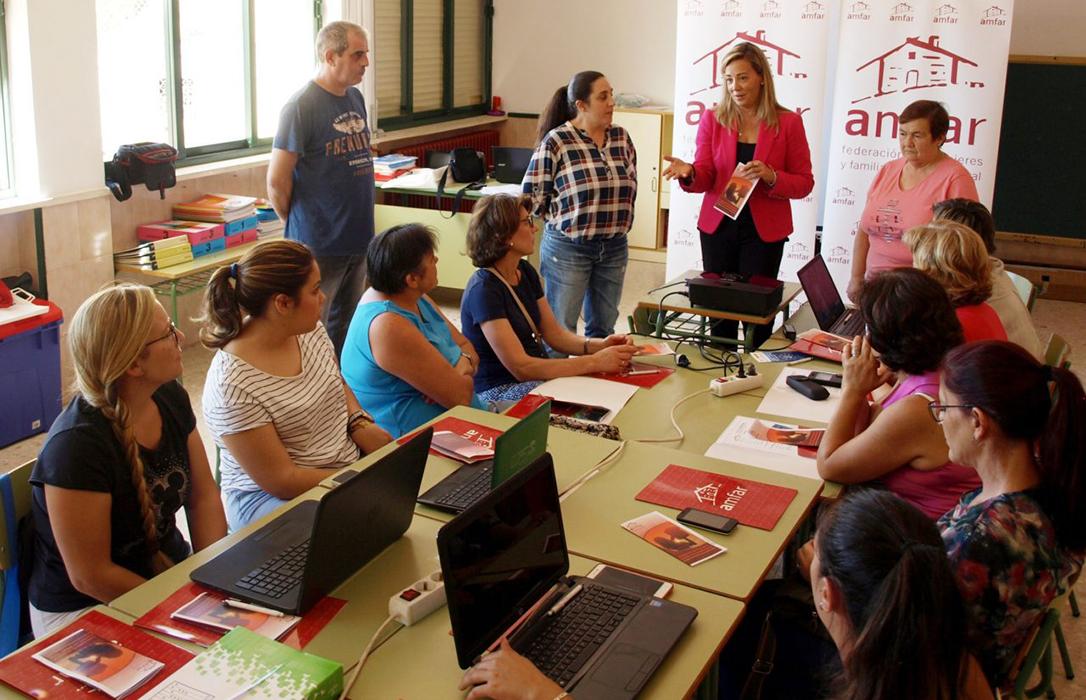 AMFAR abre el plazo de matrícula de cinco cursos online gratuitos dirigidos a las mujeres rurales