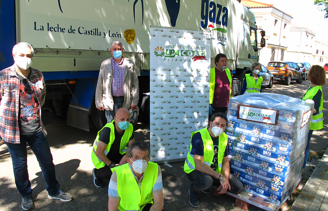 Nueva muestra de solidaridad con la entrega de otras 13.200 raciones de leche a la asociación Entrevecinos