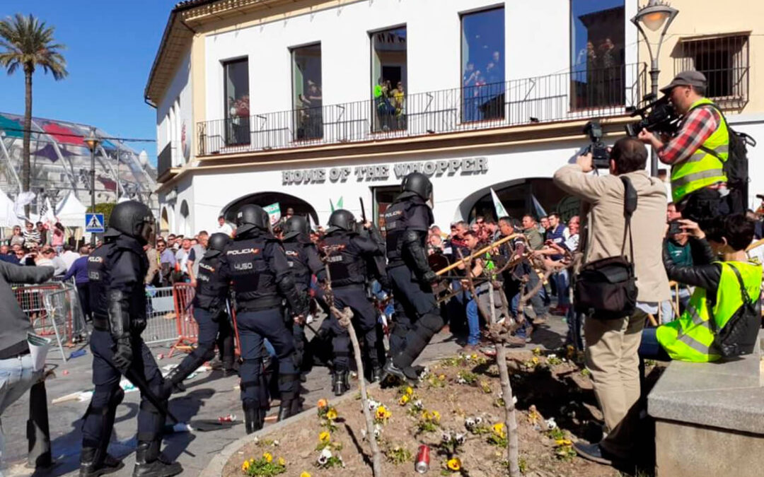 Suspendida la protesta coincidiendo con la visita de Planas a Extremadura para denunciar la situación del sector