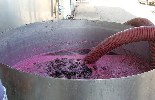 Denuncian la ilegalidad que supone pagar los graneles de vino DOCa Rioja por debajo de los costes de producción