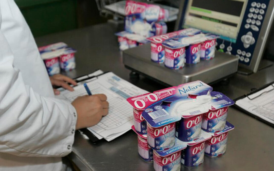 La presión logran resultados: Schreiber Foods, proveedora láctea de Mercadona, se compromete a subir el precio base de la leche este mes