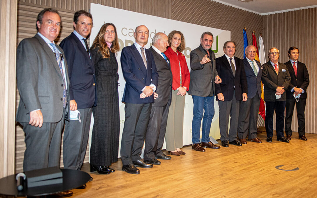 Premios UTCL: La Infanta Elena y los premiados Álvaro Domecq y Carlos Herrera defienden de los valores del toro y del campo bravo
