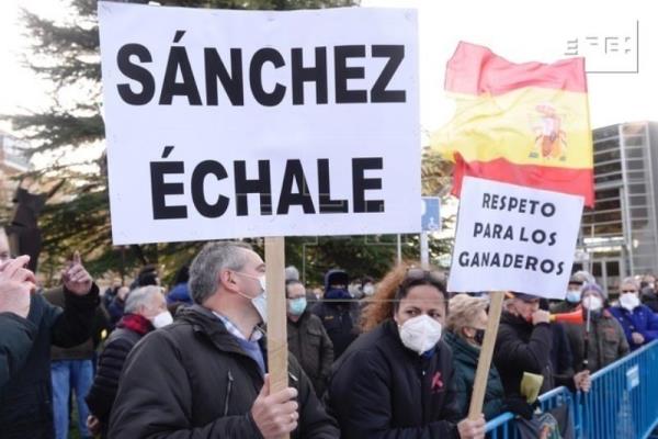 Posicionarse sin decir nada: Sánchez lamenta muchísimo las declaraciones de Garzón y se limita a decir que «con eso le digo todo»