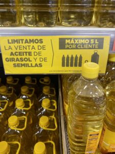 El aceite de girasol baja de precio y se convierte en un básico de la cesta  de la compra, según el sector - Agroinformacion