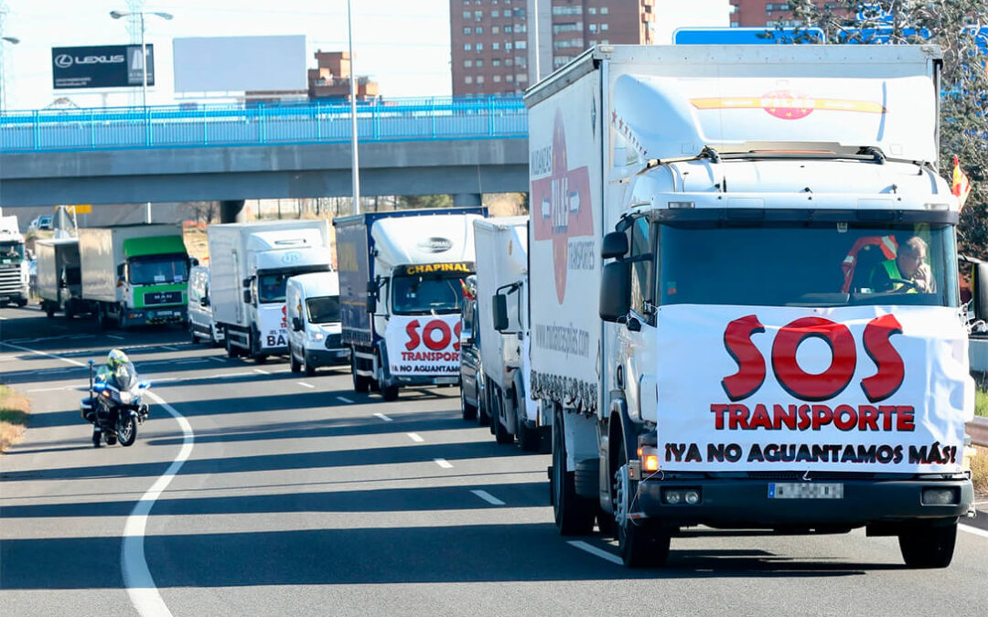 Los transportistas mantienen el paro indefinido a partir del lunes tras no lograr un acuerdo con el Gobierno