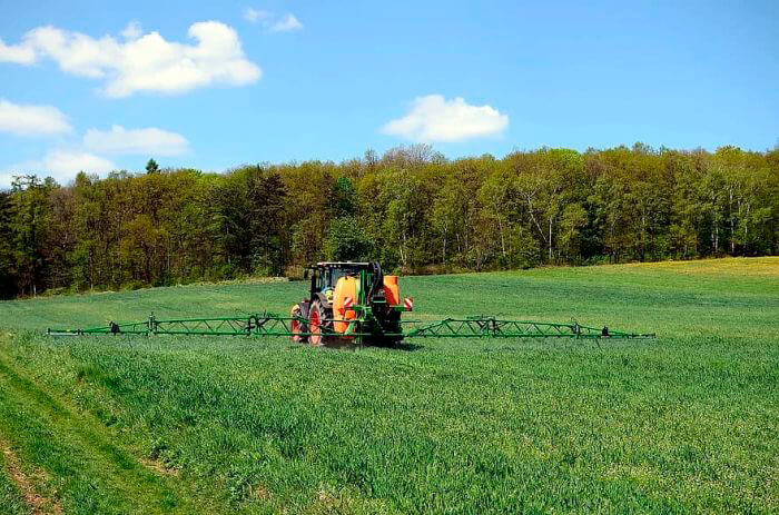 Especulación en los fertilizantes:  «Mientras los agricultores se arruinan por el precio, sus fabricantes aumentan los beneficios más de un 400%»