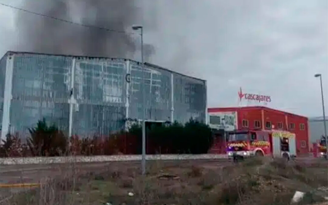 Un incendio destruye la fábrica de Cascajares, conocida por sus capones navideños, en Palencia: «no queda nada»