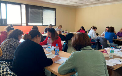 Fademur forma y financia para ayudar a crear cooperativas de mujeres rurales para devolver servicios a sus comunidades