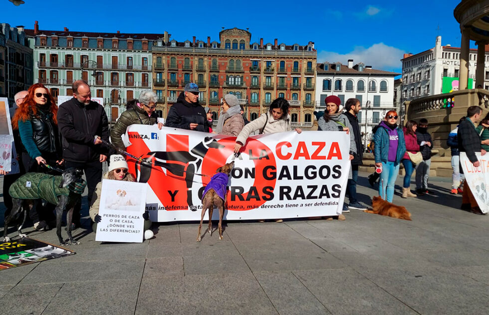 La polémica ley de bienestar animal moviliza tanto a comerciantes de