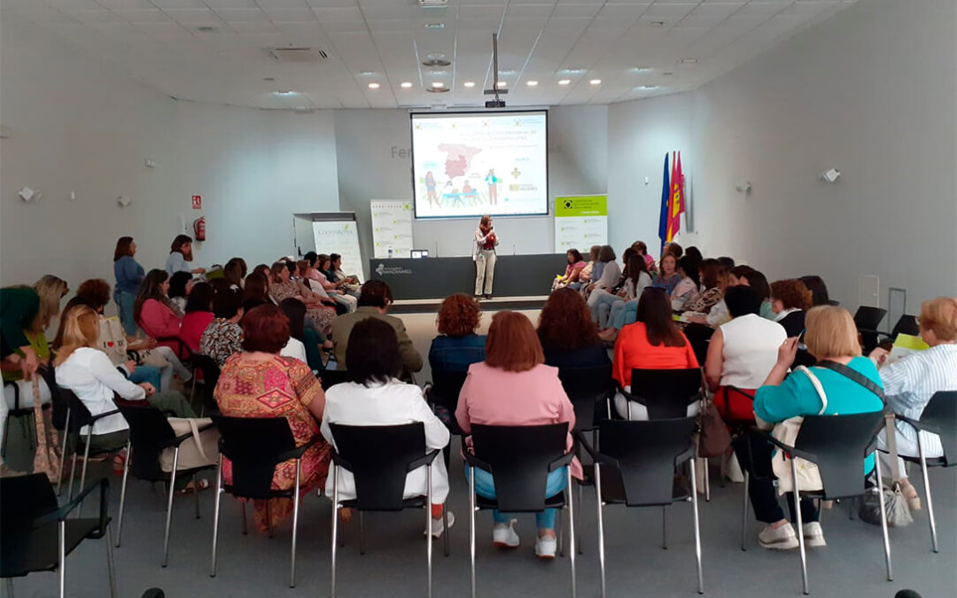 Mujeres cooperativistas de Andalucía, Castilla-La Mancha y Extremadura comparten experiencias y herramientas de liderazgo
