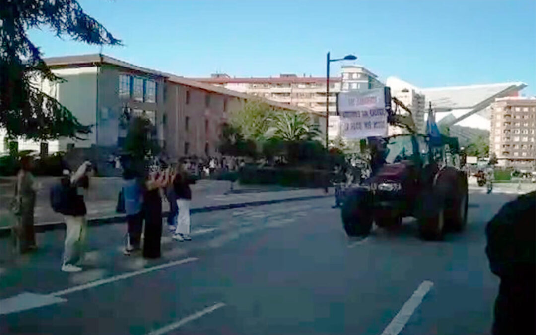 Los ganaderos asturianos vuelven a la calle porque viven una situación «límite» y piden que se cumpla la Ley de la Cadena Alimentaria