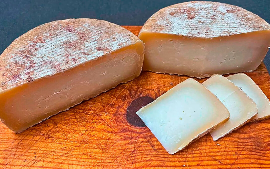El queso madurado elaborado por la pequeña quesería familiar de Murcia que conquistó Francia