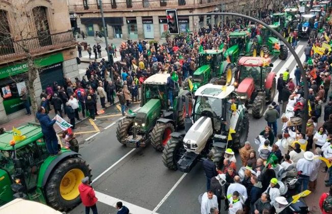 Unión de Uniones mantiene su tractorada en Madrid y amplía sus protestas pero reclama unidad de acción al resto de organizaciones