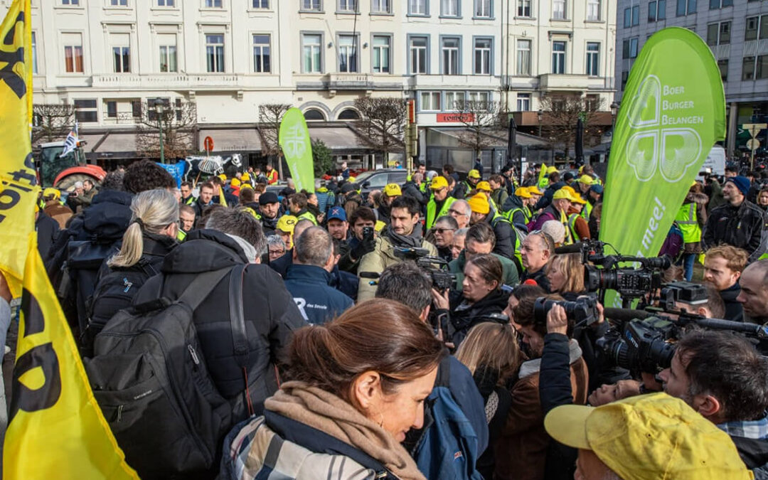 Bruselas se pone nerviosa ante las protestas del campo y asegura que nunca se ha sentido como «el enemigo» de los agricultores