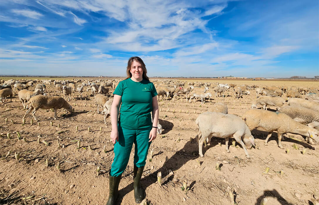 Día Internacional de la Mujer: la ganadería en Dehesa de Los Llanos es un ejemplo de integración de la mujer en el entorno rural