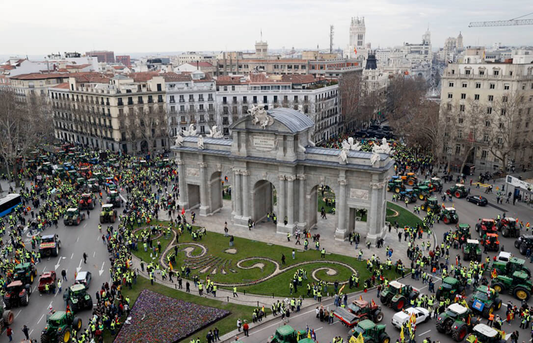 UPA, COAG y ASAJA convocan una  tractorada por el centro de Madrid el lunes para exigir a Europa apoyo, respeto y reconocimiento
