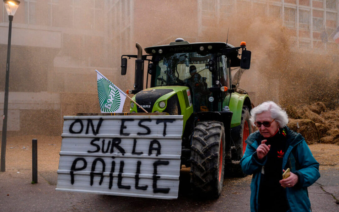 El Gobierno francés anuncia nuevas medidas en busca de zanjar la crisis del campo: ayudas de Tesorería y reforma de las pensiones