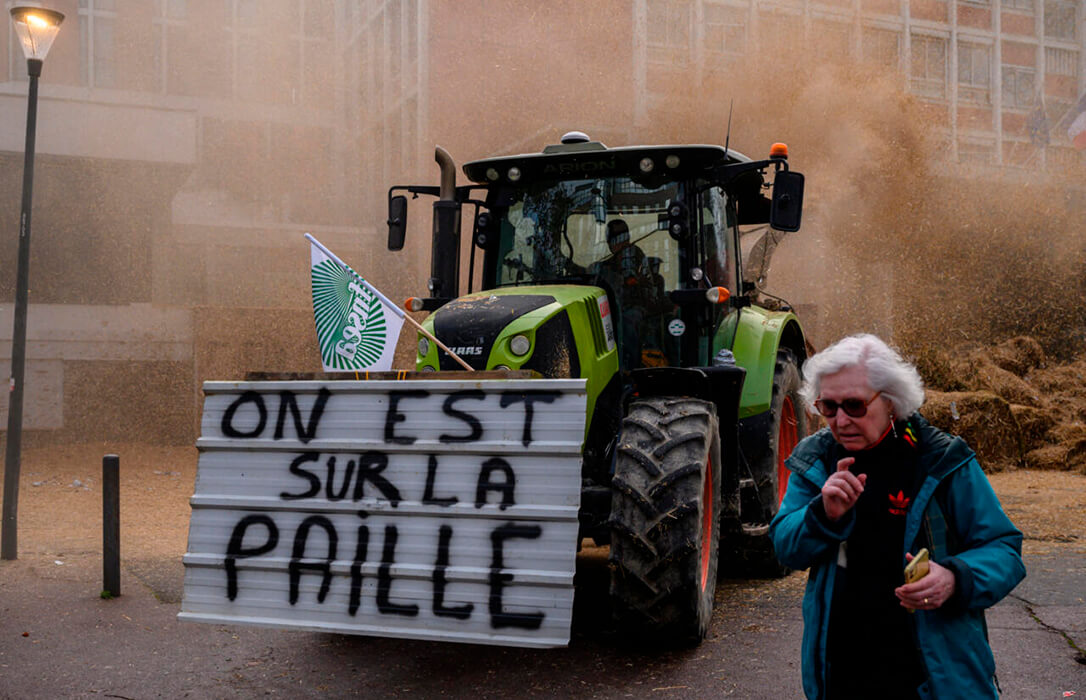 El Gobierno francés anuncia nuevas medidas en busca de zanjar la crisis del campo: ayudas de Tesorería y reforma de las pensiones