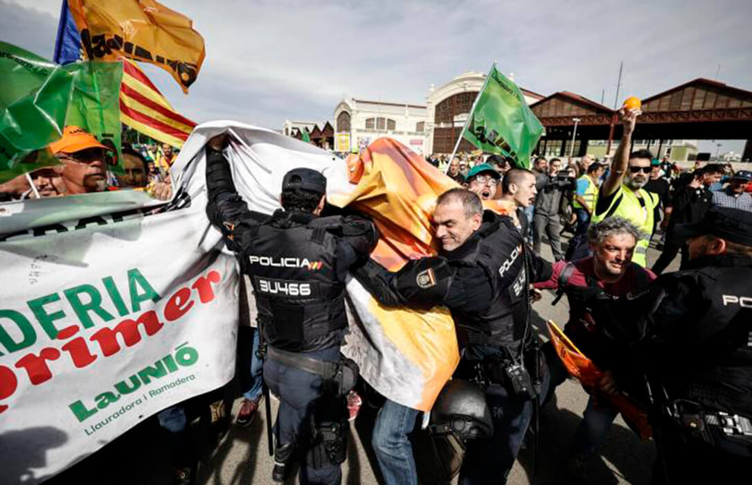 Coletazos de las protestas: sigue el envío de multas en relación con la protesta de los agricultores en el Port de València